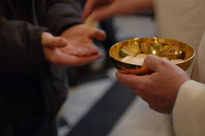 Kommunion während eines Gottesdienstes